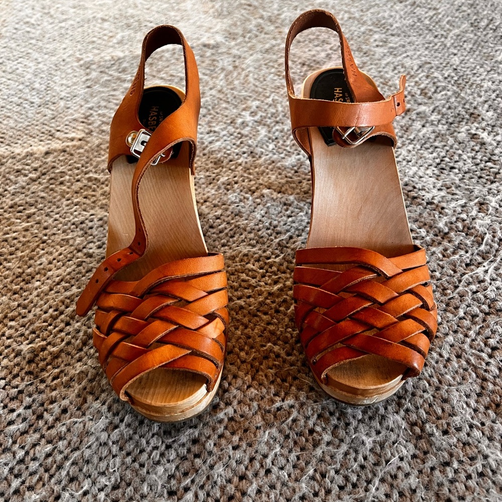 Swedish Hasbeens Tan Leather Mules with Intricate Weave